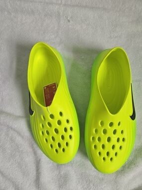 Nike ReactX Rejuven8 - Green Strike/Volt/Black - HV5060-300 - Size M13/W14